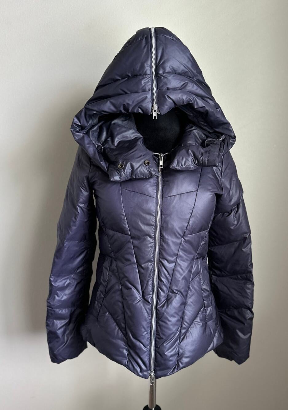 JNBY Sculpted Hooded Puffer Coat in Dark Blue Size M